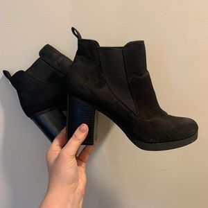 American Eagle Booties!